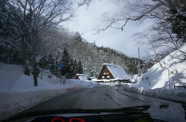 岐阜の旅 雪のある白川郷 レンタカー全国一周車中泊 男3人一人旅 時々家族連れ